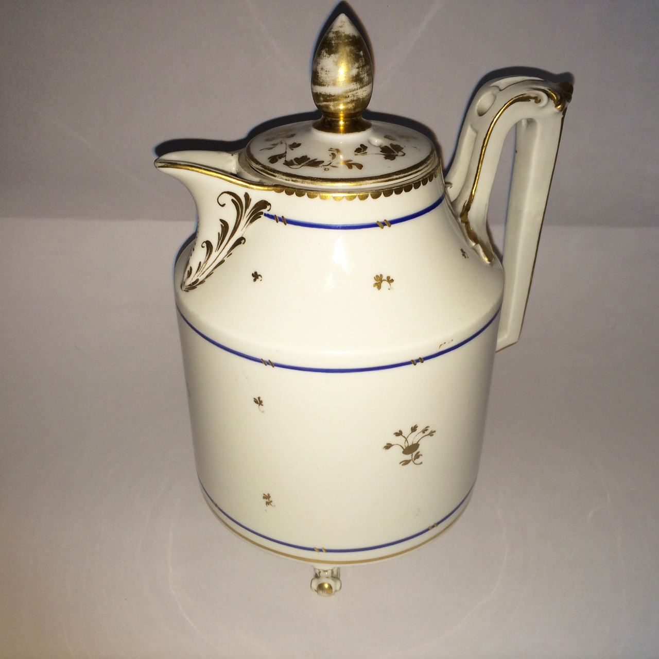 https://www.demunariantiquariato.com/wp-content/uploads/2017/06/700_settecento_teiera_porcellana_Vienna_porcelain_Wien_teapot_neoclassical_period.jpg